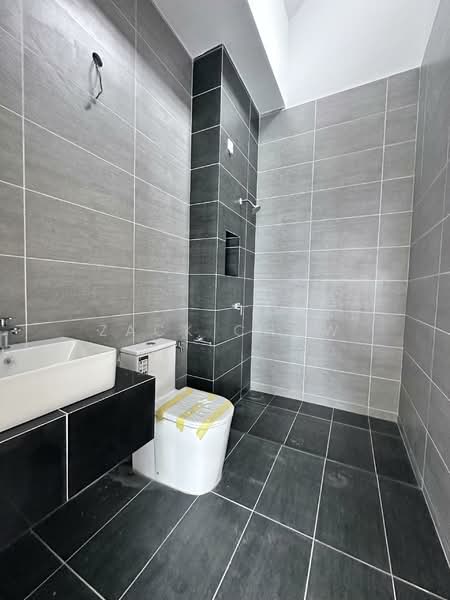 Rumah Teres 2 Tingkat untuk Dijual di Taman Dato Onn (Johor Bahru) - Zack Chow - Bathroom - PropertyGuru.com.my