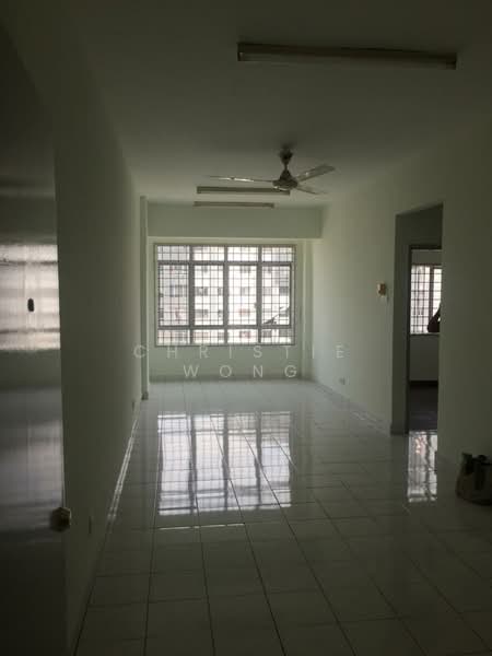 Pangsapuri untuk Dijual di Suria Kipark Damansara - Christie Wong - Living Room - PropertyGuru.com.my