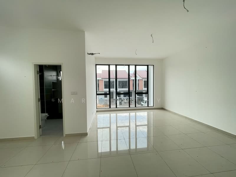Rumah Teres 2 Tingkat untuk Dijual di Taman Desa Tebrau (Tebrau) - Marcus Thye - Living Room - PropertyGuru.com.my