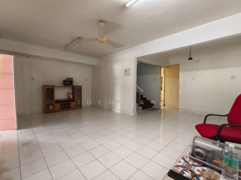 Rumah Teres 2 Tingkat untuk Dijual di Bandar Selesa Jaya (Skudai) - Iden Tan - Living Room - PropertyGuru.com.my