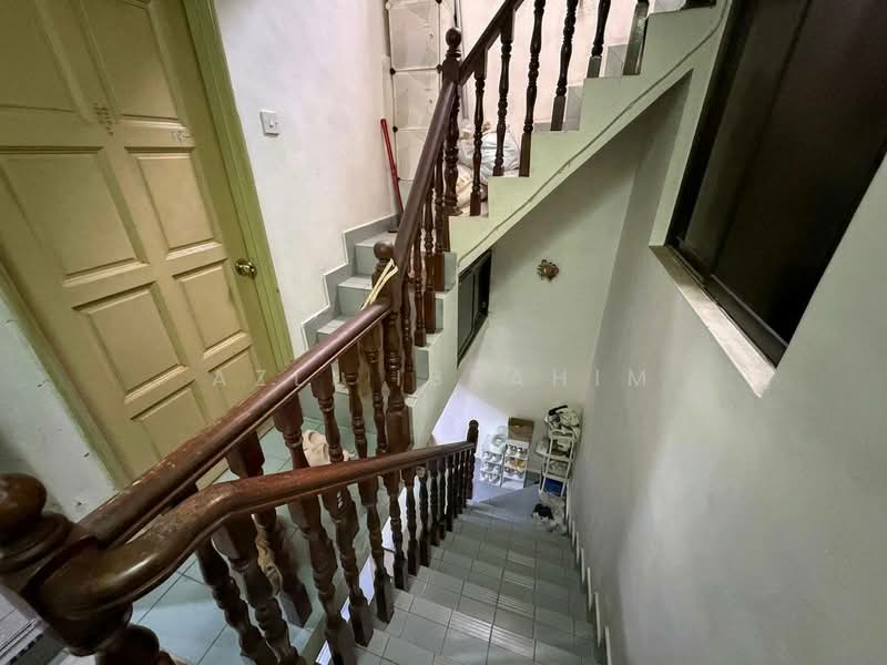 2.5-storey Terraced House for Sale in Taman Cahaya (Ampang) - Azli Ibrahim - Interior - PropertyGuru.com.my