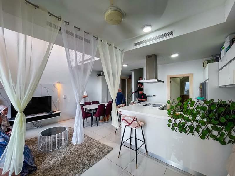 Servis Apartment untuk Dijual di M City - Azli Ibrahim - Living Room - PropertyGuru.com.my