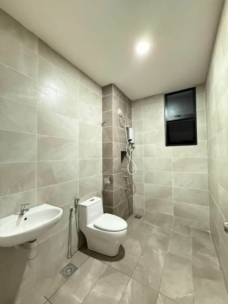Rumah Teres 2 Tingkat untuk Disewa di Permas Jaya (Johor) - Shereen Wong - Bathroom - PropertyGuru.com.my