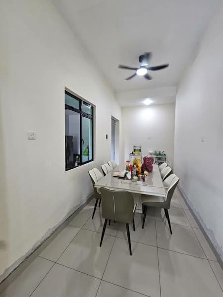 Cluster House for Sale in Mutiara Rini (Skudai) - Noctis Tan - Dining Room - PropertyGuru.com.my