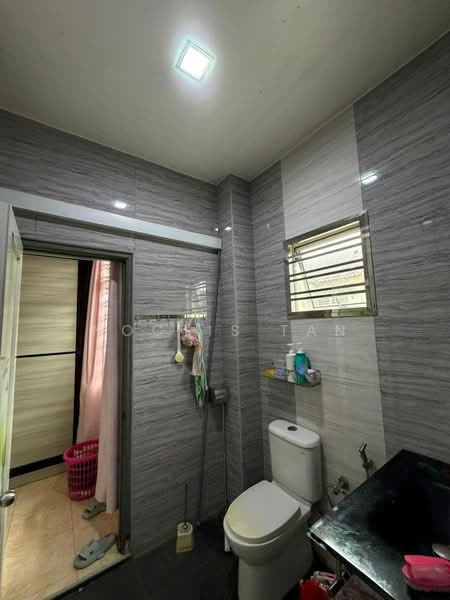 Rumah Teres 2 Tingkat untuk Dijual di Taman Setia Indah (Tebrau) - Noctis Tan - Bathroom - PropertyGuru.com.my