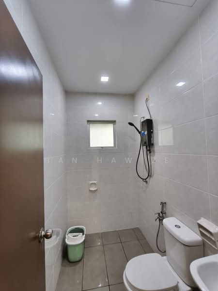 Semi-Detached House for Rent in Kuala Selangor (Selangor) - Han Haw Ze - Bathroom - PropertyGuru.com.my