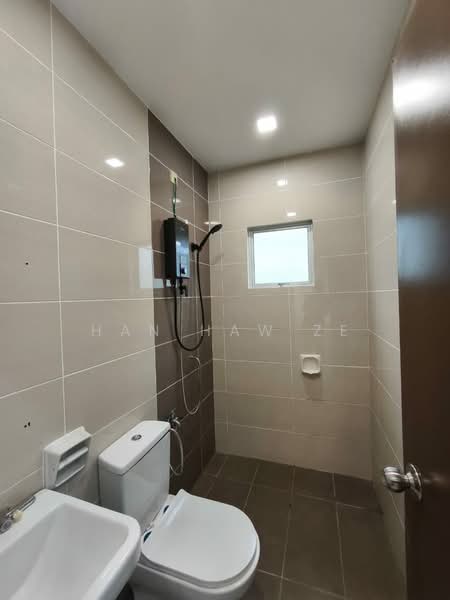 Semi-Detached House for Rent in Kuala Selangor (Selangor) - Han Haw Ze - Bathroom - PropertyGuru.com.my