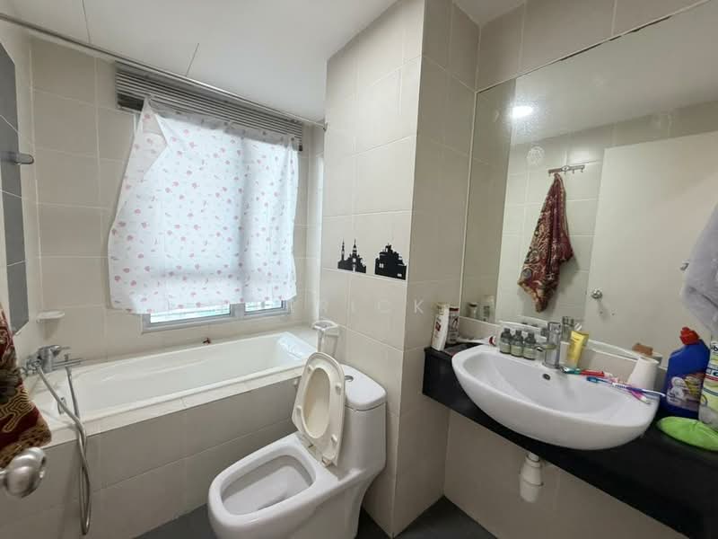 Kondominium untuk Disewa di The Peak Residences - Derrick . - Bathroom - PropertyGuru.com.my