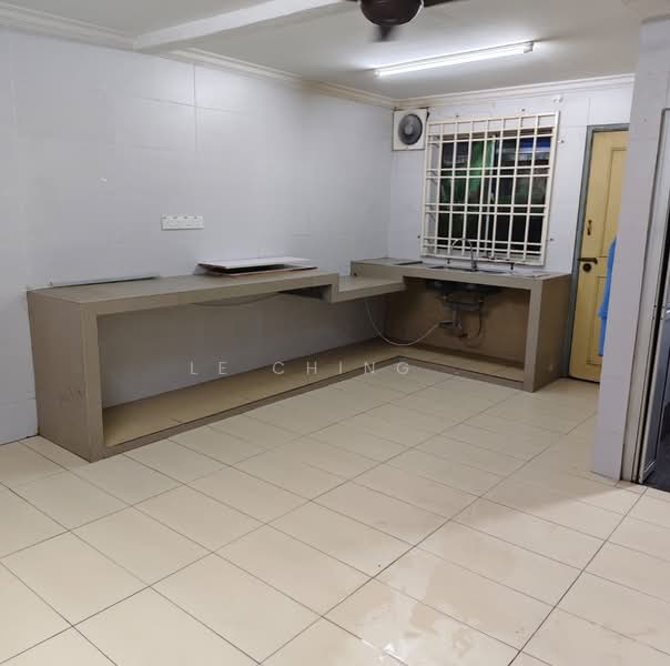 2-storey Terraced House for Rent in Johor Bahru (Johor) - Le Ching . - Kitchen - PropertyGuru.com.my