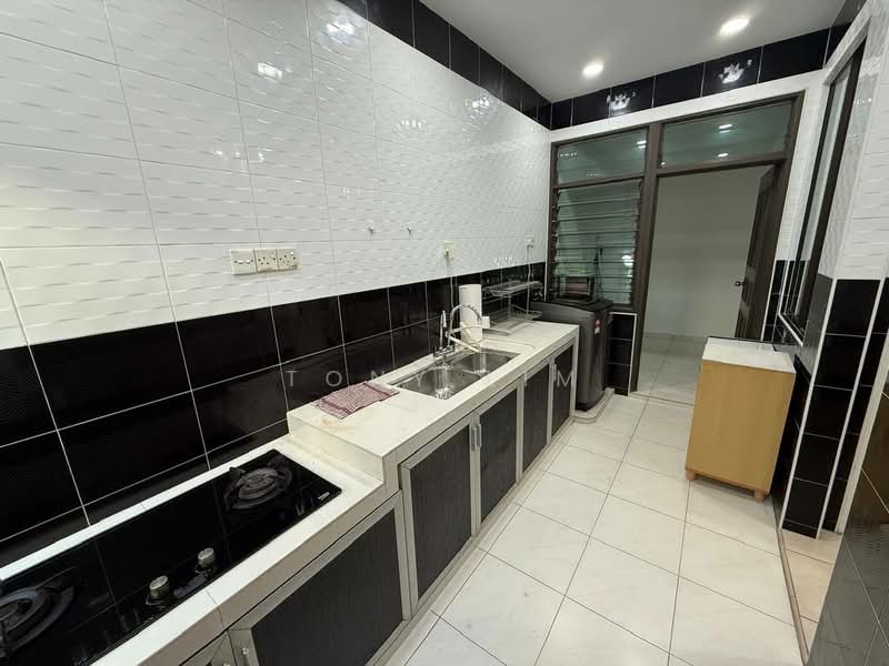 Cluster House for Rent in Austin (Johor Bahru) - Tony Lim - Kitchen - PropertyGuru.com.my