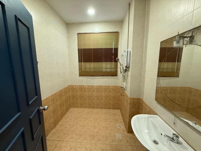 Cluster House for Rent in Austin (Johor Bahru) - Tony Lim - Bathroom - PropertyGuru.com.my