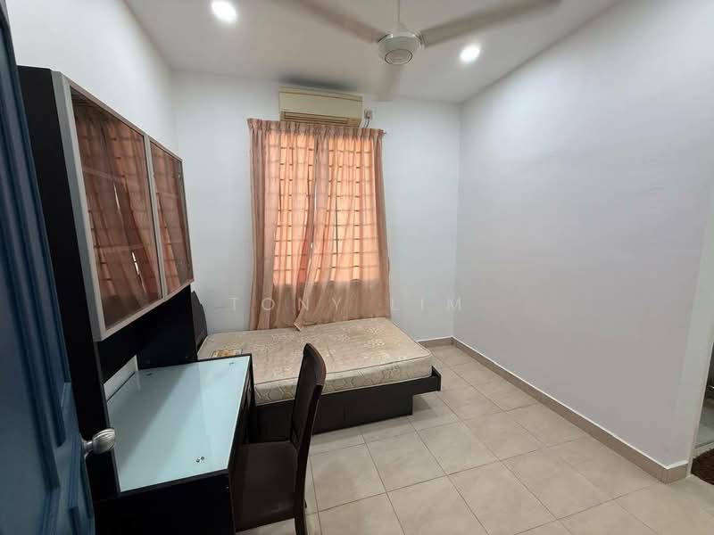 Cluster House for Rent in Austin (Johor Bahru) - Tony Lim - Bedroom - PropertyGuru.com.my