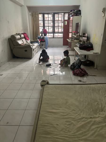 Kondominium untuk Dijual di Bayu Tasik 1 - Sherrier Sia - Living Room - PropertyGuru.com.my