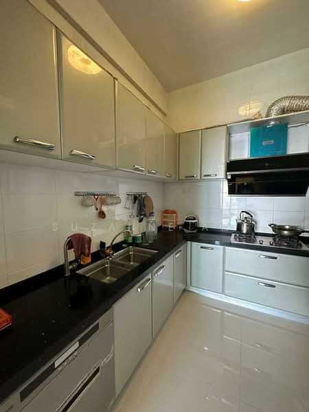 Kondominium untuk Disewa di Boulevard Condominium (BLVD) - Suzanne Ang - Kitchen - PropertyGuru.com.my