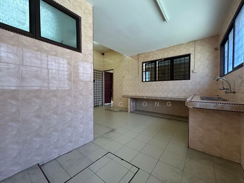 Semi-Detached House for Sale in Taman Sinfar (Ipoh) - Amie Chong - Kitchen - PropertyGuru.com.my