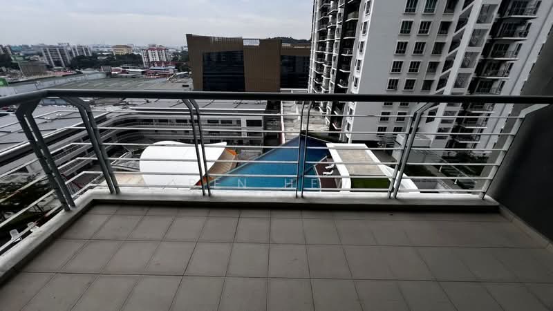 Kondominium untuk Dijual di Elit Heights @ Bayan City - Ben Hew - Balcony - PropertyGuru.com.my