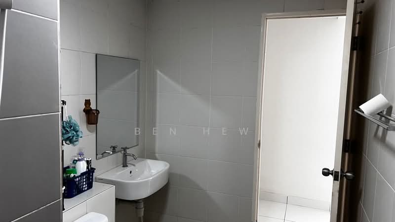 Kondominium untuk Dijual di Elit Heights @ Bayan City - Ben Hew - Bathroom - PropertyGuru.com.my