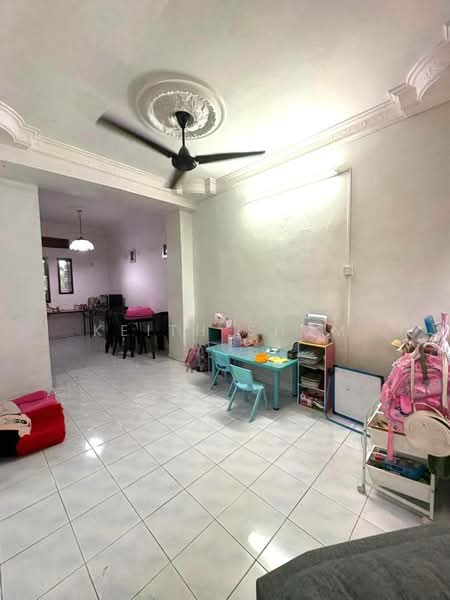 Rumah Teres 1.5 Tingkat untuk Dijual di Taman Pulai Indah (Johor Bahru) - Keith Shum - Living Room - PropertyGuru.com.my