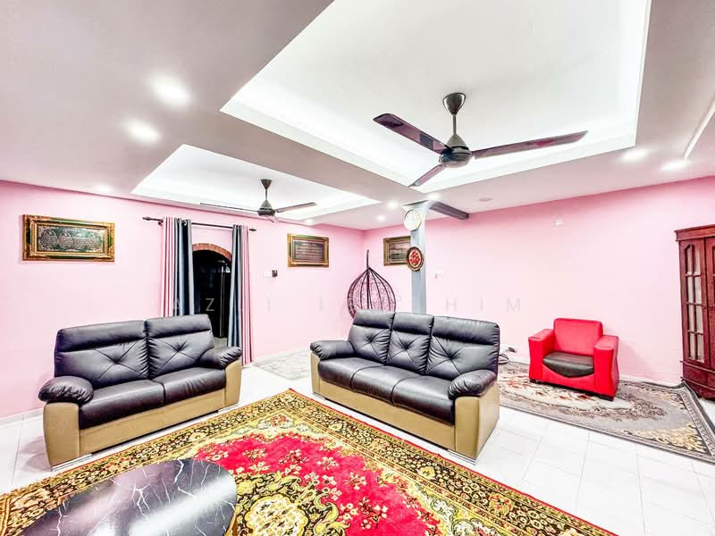 2-storey Terraced House for Sale in PJS 2, Taman Sri Medan (Petaling Jaya) - Azli Ibrahim - Living Room - PropertyGuru.com.my