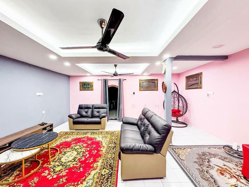 2-storey Terraced House for Sale in PJS 2, Taman Sri Medan (Petaling Jaya) - Azli Ibrahim - Living Room - PropertyGuru.com.my