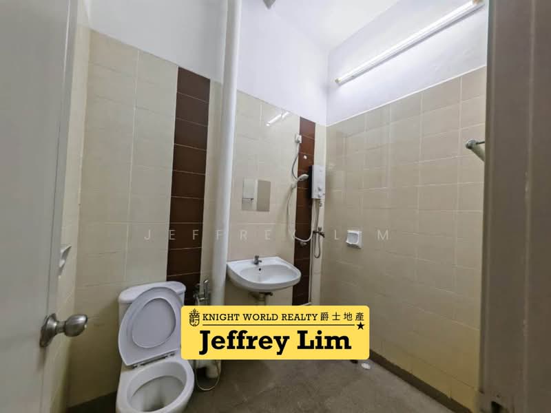 Rumah Teres 2 Tingkat untuk Disewa di Bagan Lalang (Butterworth) - Jeffrey Lim - Bathroom - PropertyGuru.com.my