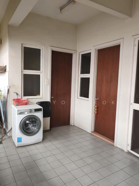 Rumah Berkembar untuk Dijual di Damansara Heights (Kuala Lumpur) - Lau Yoke Kok - Back interior - PropertyGuru.com.my