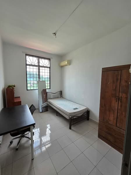 Pangsapuri untuk Disewa di Mutiara Perdana (Mutiara Court) - Teh KS - Bedroom - PropertyGuru.com.my