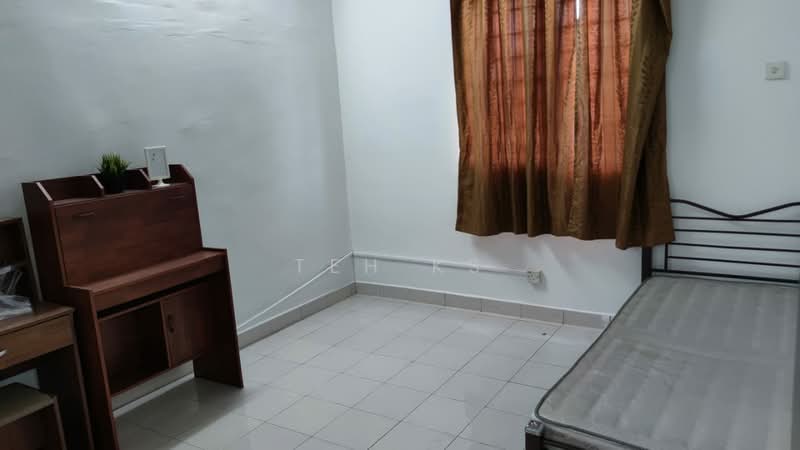Pangsapuri untuk Disewa di Mutiara Perdana (Mutiara Court) - Teh KS - Bedroom - PropertyGuru.com.my