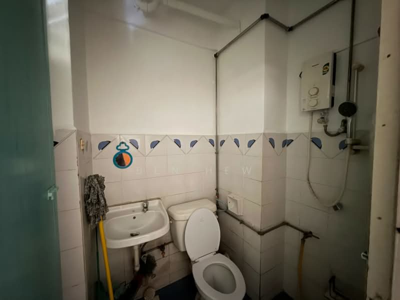 Condominium for Sale at Azuria Condominium - Ben Hew - PropertyGuru.com.my