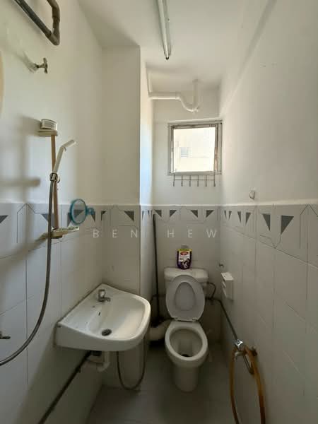 Condominium for Sale at Azuria Condominium - Ben Hew - PropertyGuru.com.my