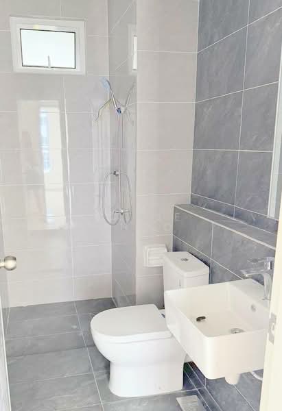 Kondominium untuk Dijual di Lucerne Residences - Angie Khoo - Bathroom - PropertyGuru.com.my