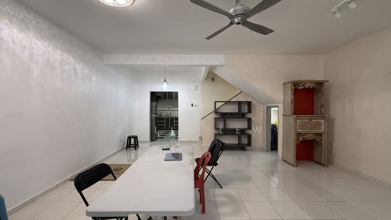 Rumah Teres 2 Tingkat untuk Dijual di Taman Suria (Bandar Sungai Long) - Polly Lew - Living Room - PropertyGuru.com.my