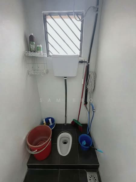 Rumah Teres 2 Tingkat untuk Dijual di Taman Desa Kluang (Kluang) - Sam Bro - Bathroom - PropertyGuru.com.my