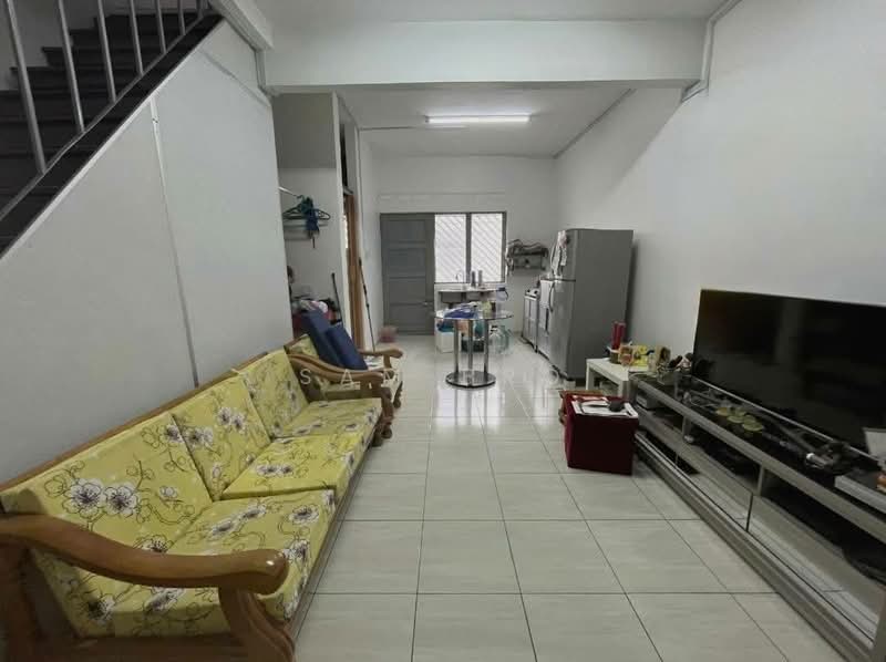 Rumah Teres 2 Tingkat untuk Dijual di Taman Desa Kluang (Kluang) - Sam Bro - Living Room - PropertyGuru.com.my