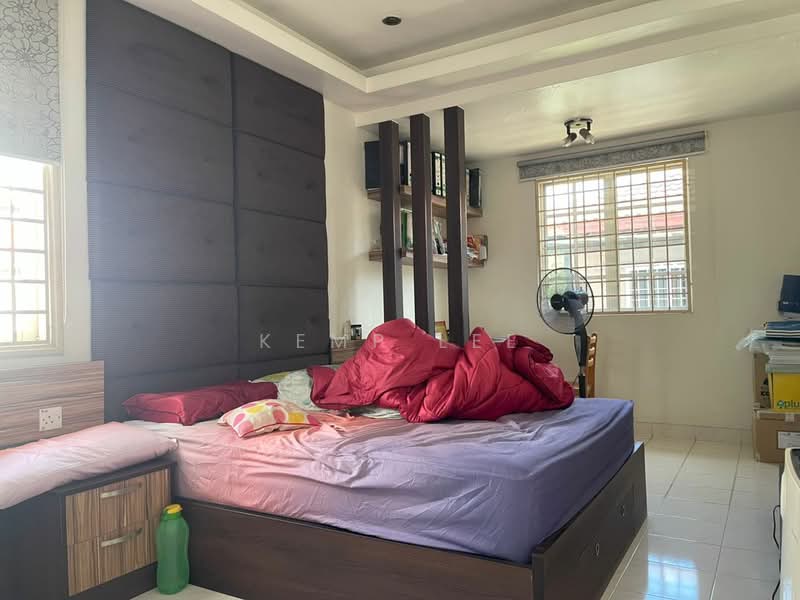 Semi-Detached House for Sale in Bandar Country Homes (Rawang) - Kemp Lee - Bedroom - PropertyGuru.com.my