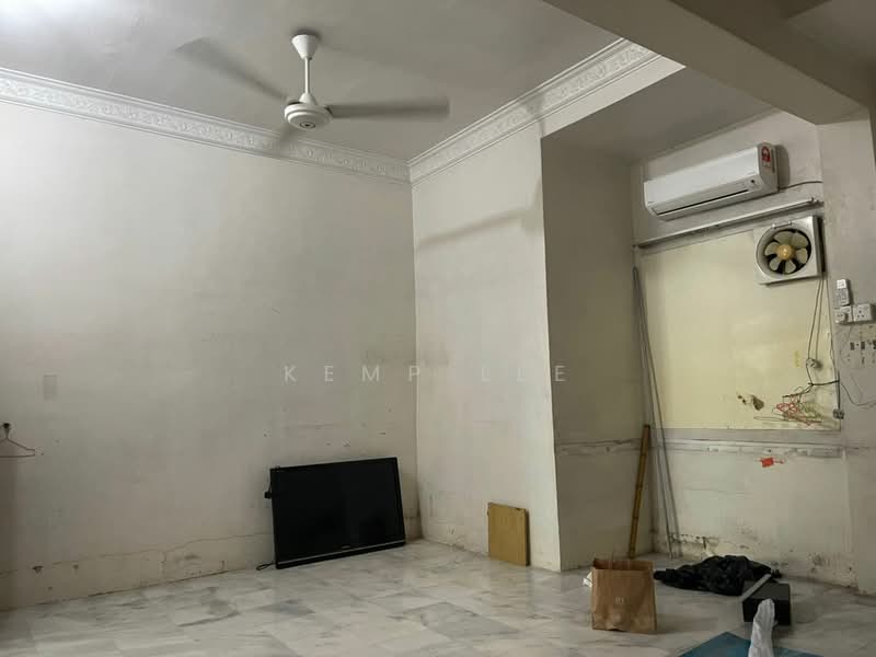 Semi-Detached House for Sale in Bandar Country Homes (Rawang) - Kemp Lee - Interior - PropertyGuru.com.my