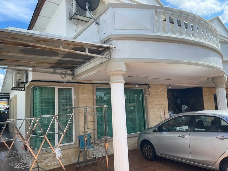 Semi-Detached House for Sale in Bandar Country Homes (Rawang) - Kemp Lee - Exterior - PropertyGuru.com.my