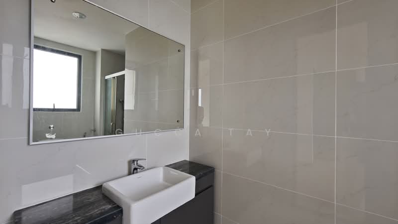Condominium for Sale at Bay Laurel @ Country Garden Danga Bay - Gucca Tay - Bathroom - PropertyGuru.com.my