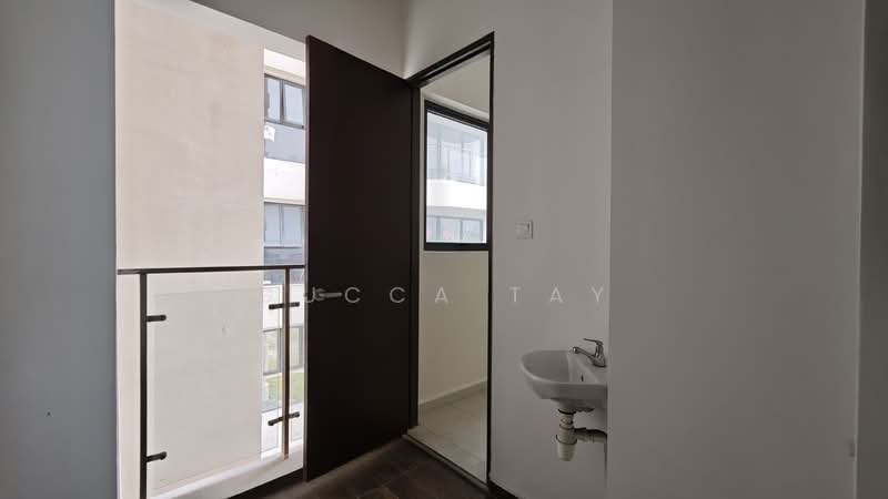 Condominium for Sale at Bay Laurel @ Country Garden Danga Bay - Gucca Tay - Balcony - PropertyGuru.com.my