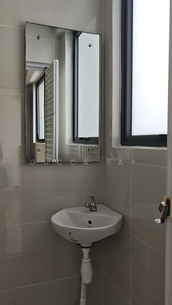 Condominium for Sale at Bay Laurel @ Country Garden Danga Bay - Gucca Tay - Bathroom - PropertyGuru.com.my