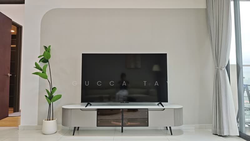 Condominium for Sale at Kings Bay @ Country Garden Danga Bay - Gucca Tay - Living Room - PropertyGuru.com.my