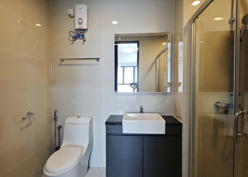 Condominium for Sale at Kings Bay @ Country Garden Danga Bay - Gucca Tay - Bathroom - PropertyGuru.com.my