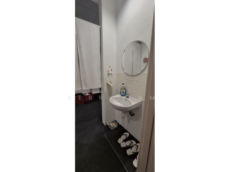 Kedai / Pejabat untuk Disewa di Kampung Sungai Kayu Ara (Petaling Jaya) - Kerry Tam - Bathroom - PropertyGuru.com.my