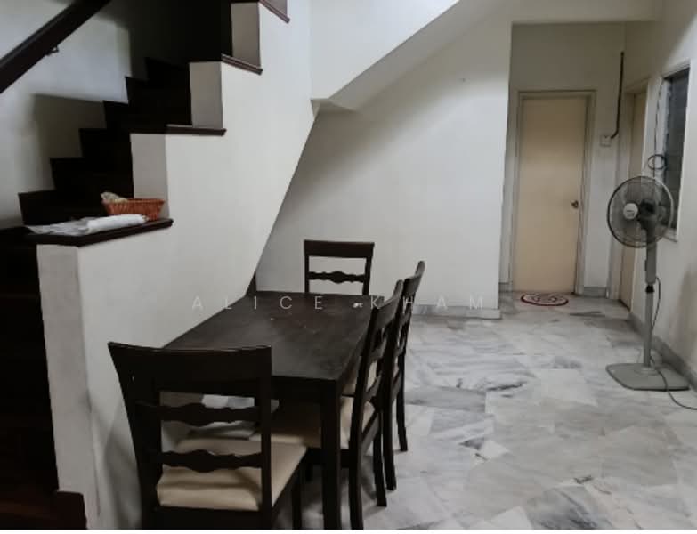 2-storey Terraced House for Sale in Usj 22 (Subang Jaya) - Alice Kham - Dining Room - PropertyGuru.com.my