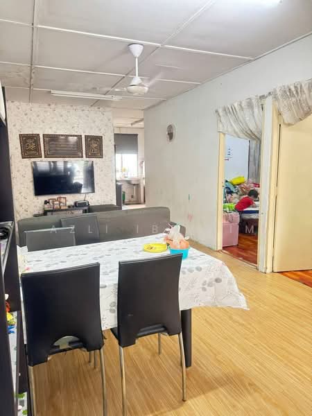 Rumah Teres 1 Tingkat untuk Dijual di Bandar Kinrara Seksyen 4 (Bandar Kinrara) - Azli Ibrahim - Living Room - PropertyGuru.com.my
