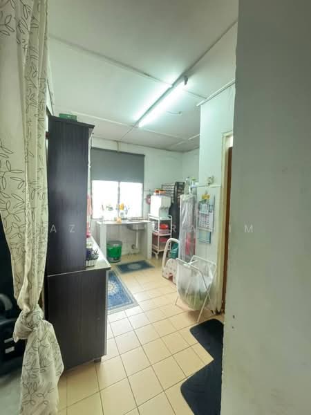 Rumah Teres 1 Tingkat untuk Dijual di Bandar Kinrara Seksyen 4 (Bandar Kinrara) - Azli Ibrahim - Kitchen - PropertyGuru.com.my