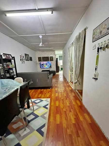 Rumah Teres 1 Tingkat untuk Dijual di Bandar Kinrara Seksyen 4 (Bandar Kinrara) - Azli Ibrahim - Living Room - PropertyGuru.com.my