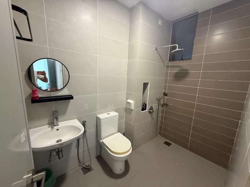 Kondominium untuk Disewa di PARC Regency (Residensi Masai) - Sam Bro - Bathroom - PropertyGuru.com.my