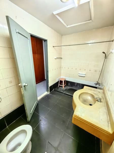 Kondominium untuk Disewa di Polo Park - Sun Yap - Bathroom - PropertyGuru.com.my