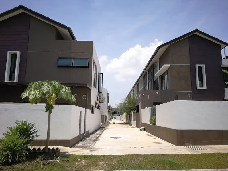 Rumah Teres 2 Tingkat untuk Dijual di U16, Elmina Gardens (Shah Alam) - KC Cheah - Exterior - PropertyGuru.com.my